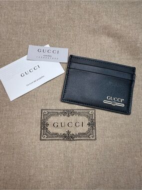 NEW Gucci Black Leather Gold Gucci Logo Card Holder